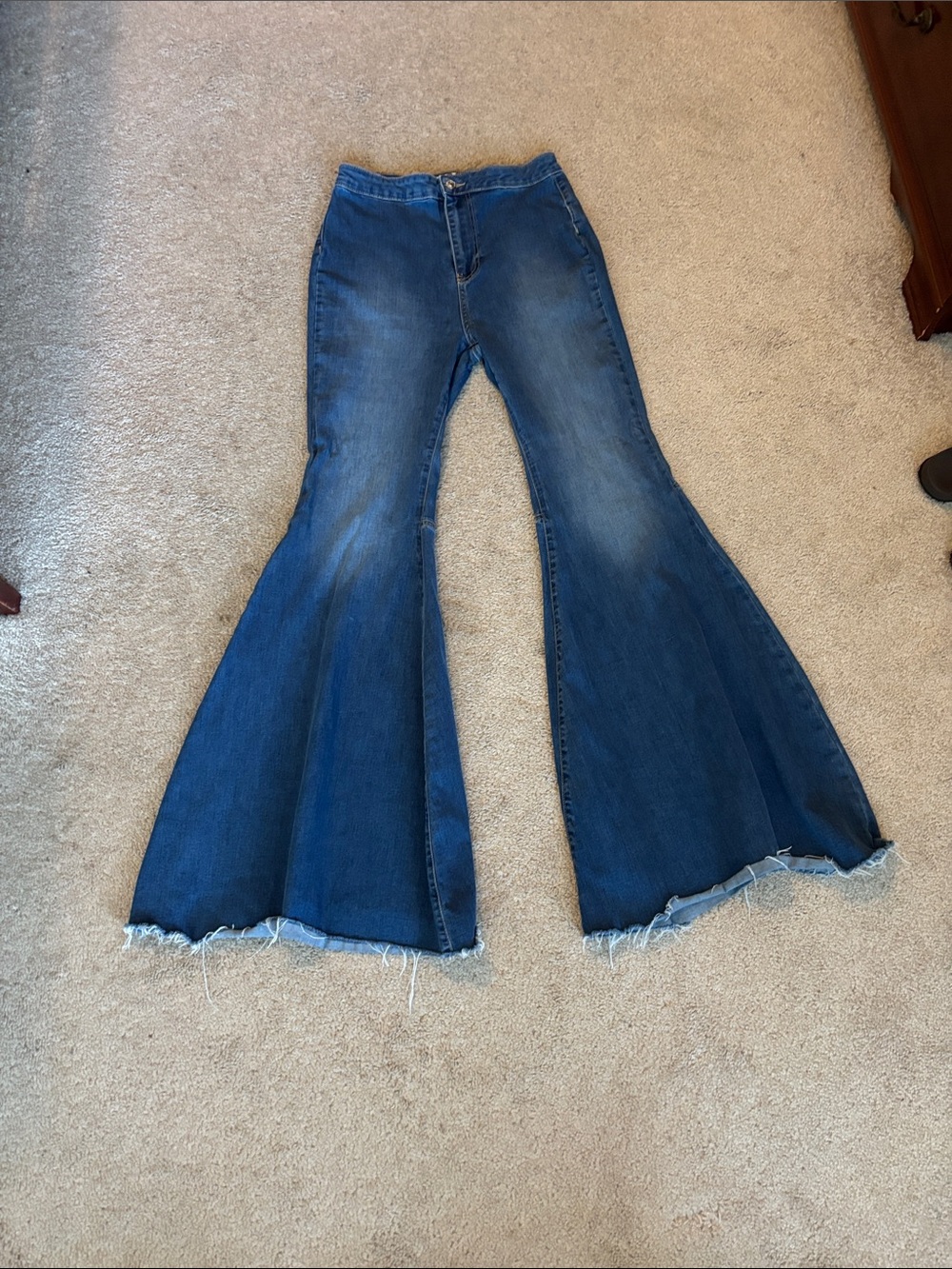 We the Free high-Waist Blue Flared Women’s Jeans. Size 29. EUC